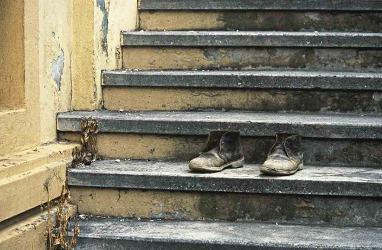 How to Remove Mold From Shoes and Why Not to Ignore It